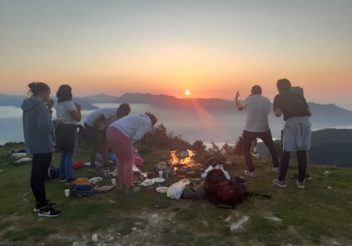 Petite randonnée au coucher de soleil et festin de grillades