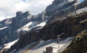 Le refuge des Sarradets et la brèche de Roland